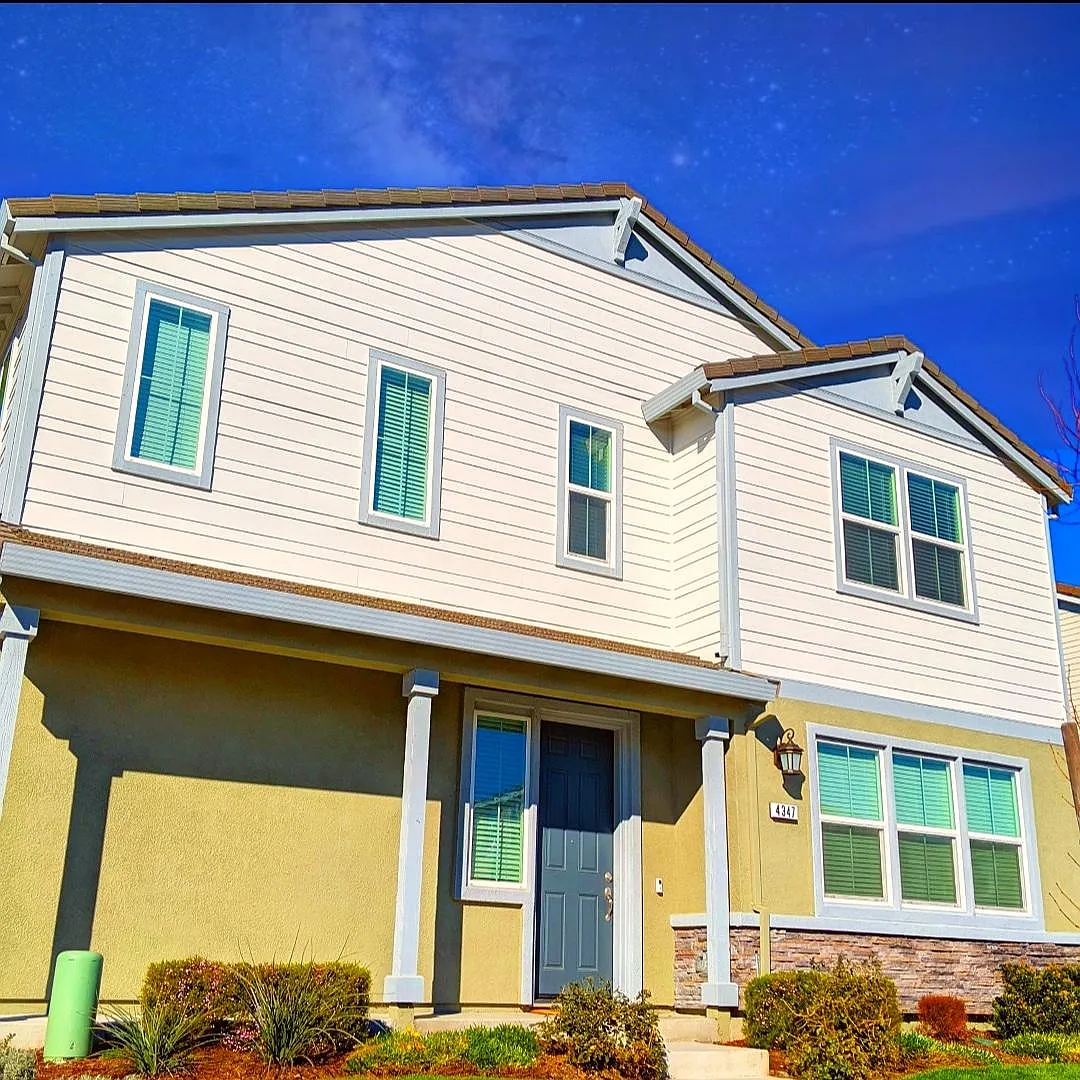 3 bed, 1745 sqft, $2,900 — Photo 1