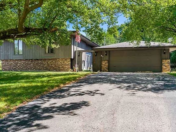 2nd image of 1915 Old Orchard Ct