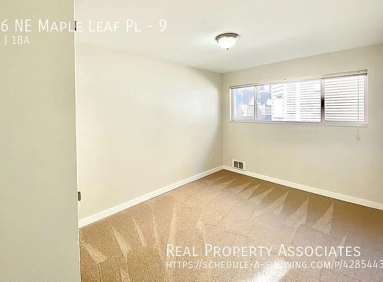 416 NE Maple Leaf Pl #9 — Photo 7