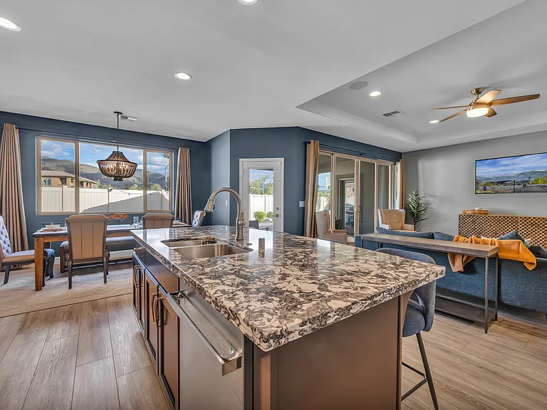518 Riverbed Cir — Photo 21