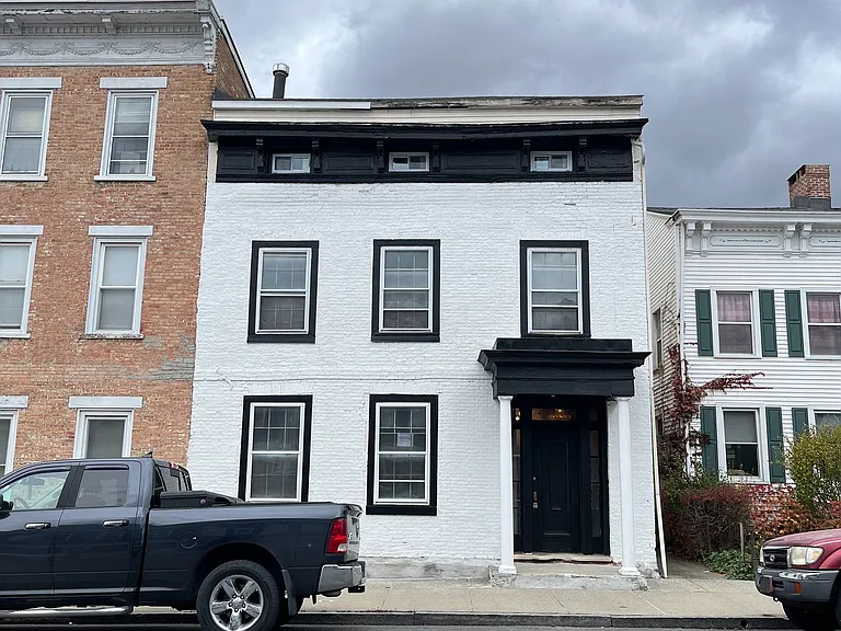 208 Warren St — Photo 59