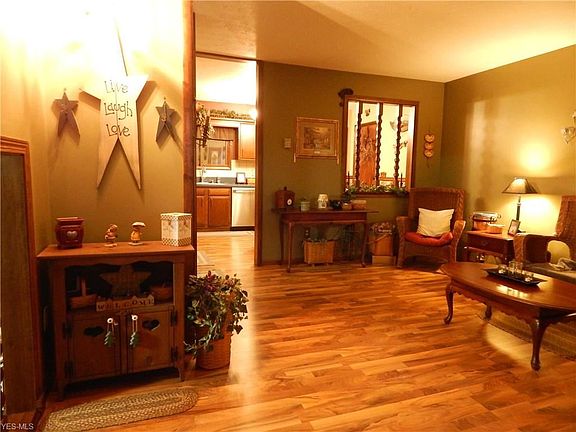 5th image of 360 Deepwood Ln