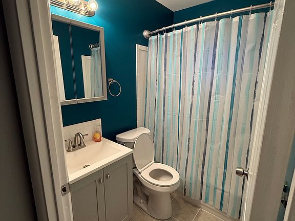 4th image of 9815 Tanbark Ln #4