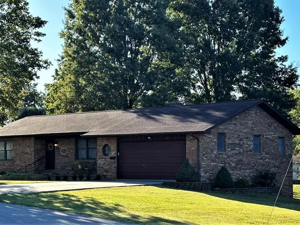 515 Boucher St, Dexter, MO 63841