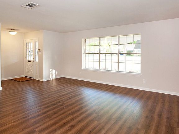 2nd image of 5530 Bellaire Ln