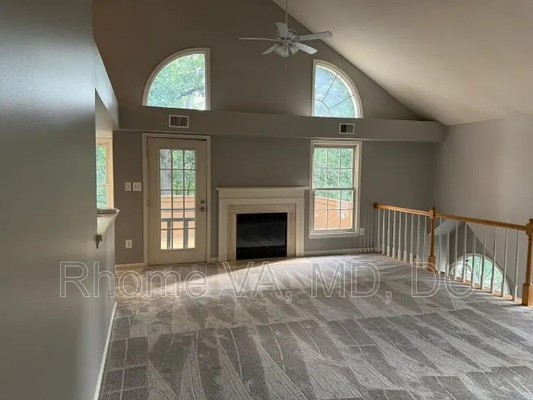 1404 Church Hill Pl — Photo 3