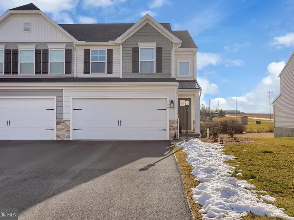146 Magnolia Ln, State College, PA 16803