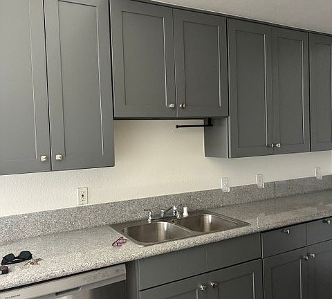 5th image of 15057 Burbank Blvd