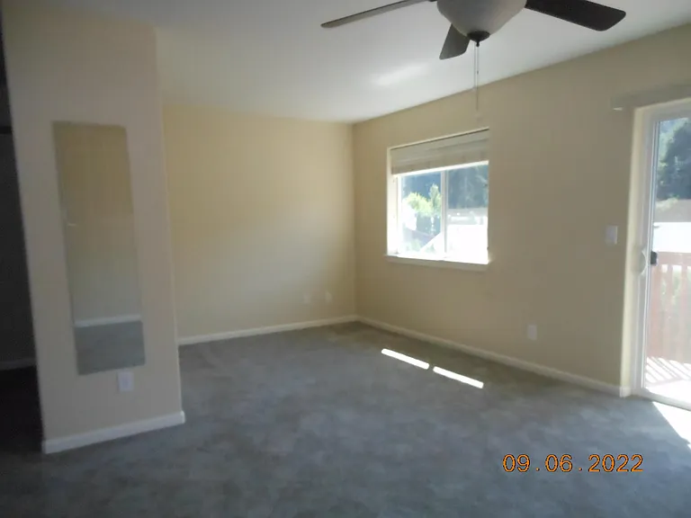 400 Walnut Way — Photo 7