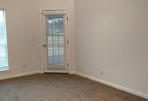 4th image of 491 Mount Airy Dr