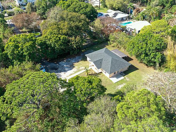 2nd image of 620 W Weatherbee Road