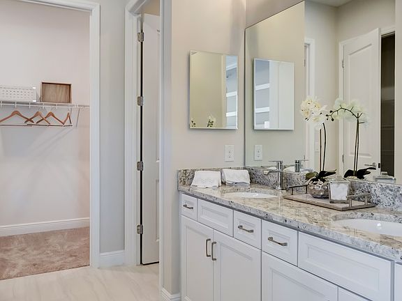 Owner s bath with dual sinks
