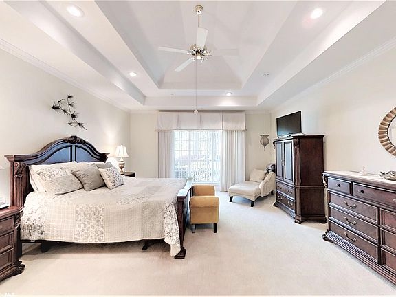 3rd image of 340 Royal Dr
