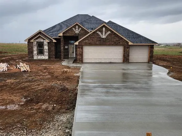 5704 Tadpole Dr, Elgin, OK 73538
