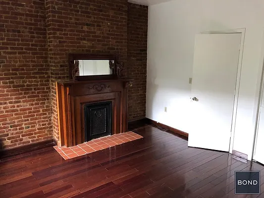 Rented by Bond New York | media 5