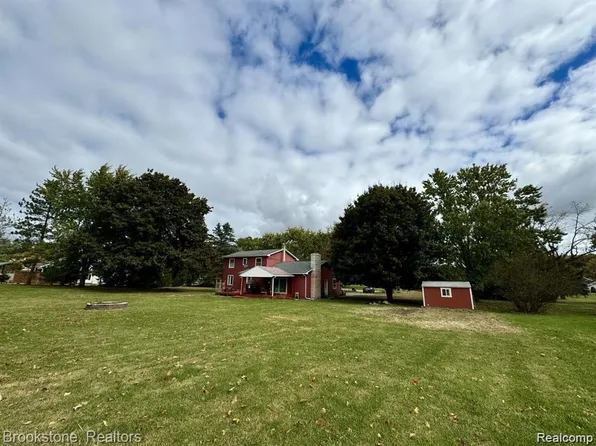 10591 Milford Rd, Holly, MI 48442