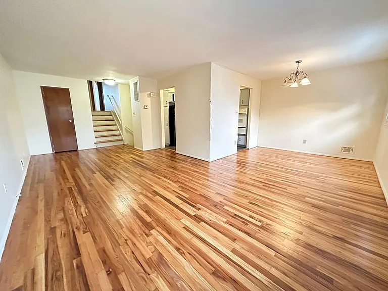 154 W 17th St #2 — Photo 4