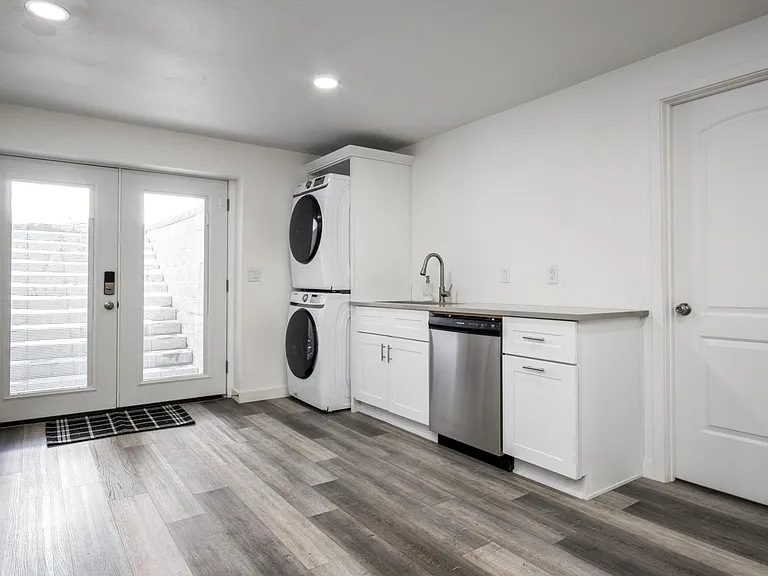 537 N Mountain Peak Dr — Photo 24