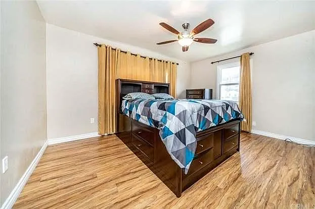 3847 S Redondo Blvd — Photo 21