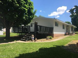 25 W Robertson Ave, Appleton, MN 56208