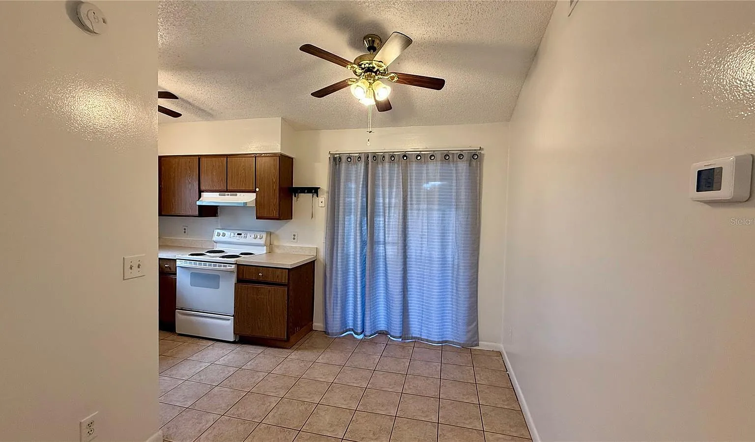 2 bed, 1.0 bath, 945 sqft, $1,400 — Photo 4