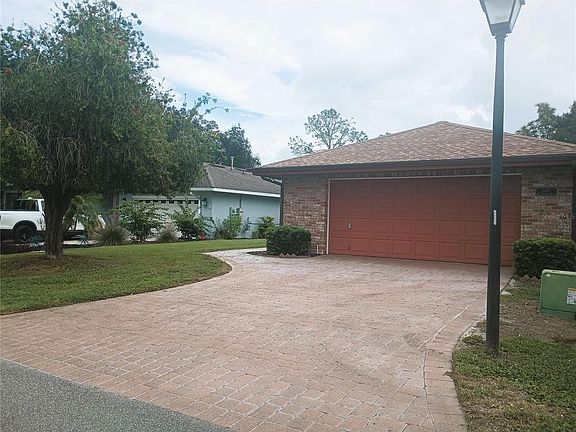3rd image of 575 SAINT ANDREWS ROAD