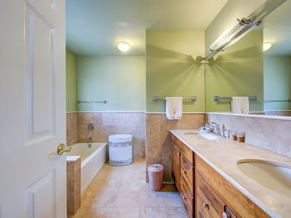 168-03 Powells Cove Boulevard image 35 of 48