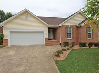 230 Green Hills Dr, Springfield, TN 37172
