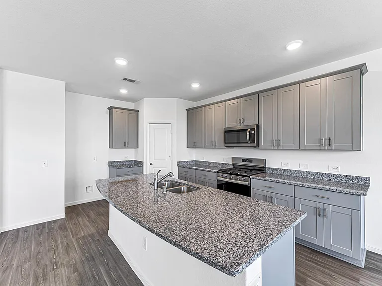 1029 Laguna Cove Dr — Photo 11