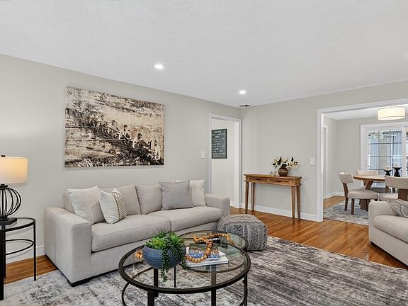 5th image of 1 Vaillencourt Dr