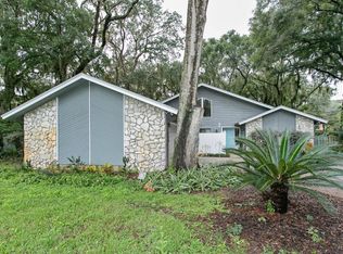 24 Oakwood Ct, Jacksonville Beach, FL 32250