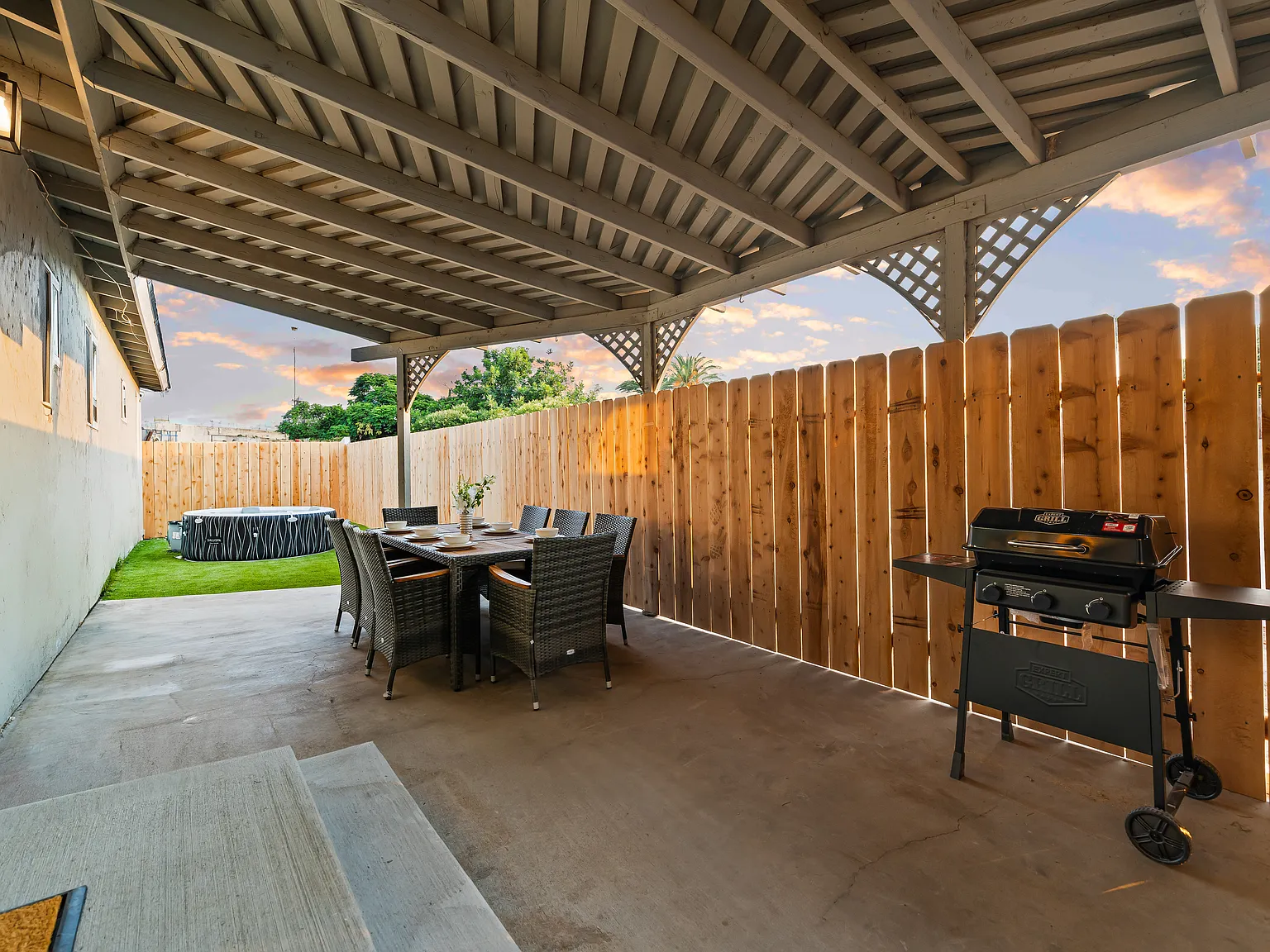 4 bed, 1500 sqft, $7,900 — Photo 4