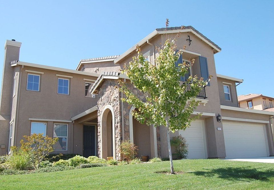 Stone and Stucco Exterior