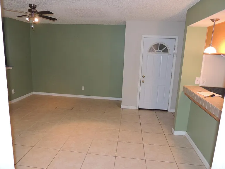 117 N Mercury Ave — Photo 11