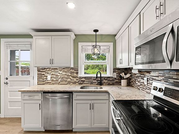 2nd image of 7 Village Green Dr #7