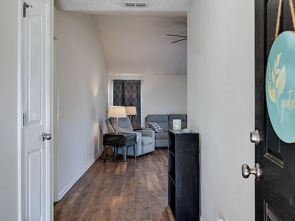 5th image of 1328 Macduff Dr