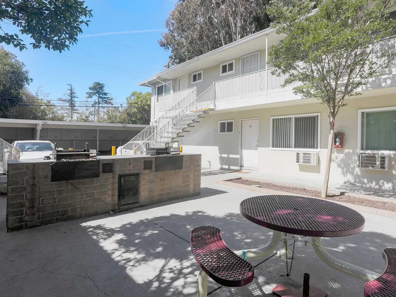 David Avenue — Photo 1