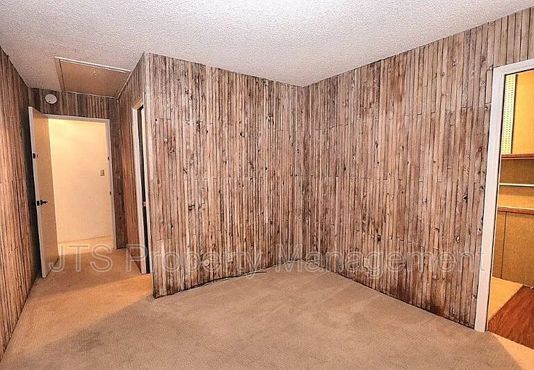 1060 Sand Bar Cir — Photo 59
