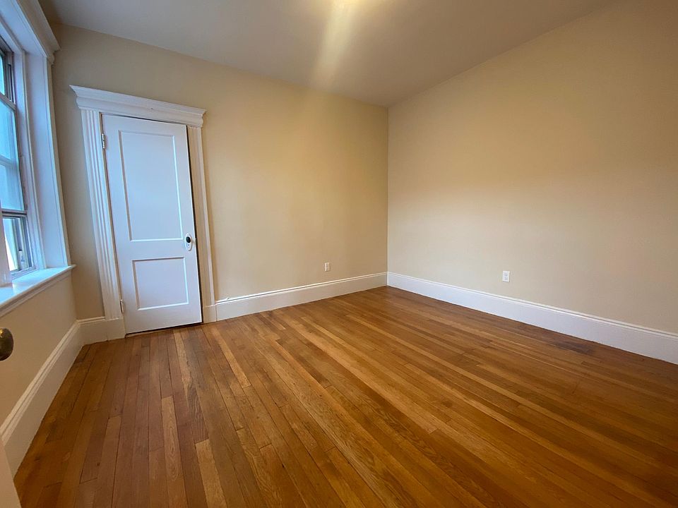 2nd image of 327 Huntington Ave APT 26