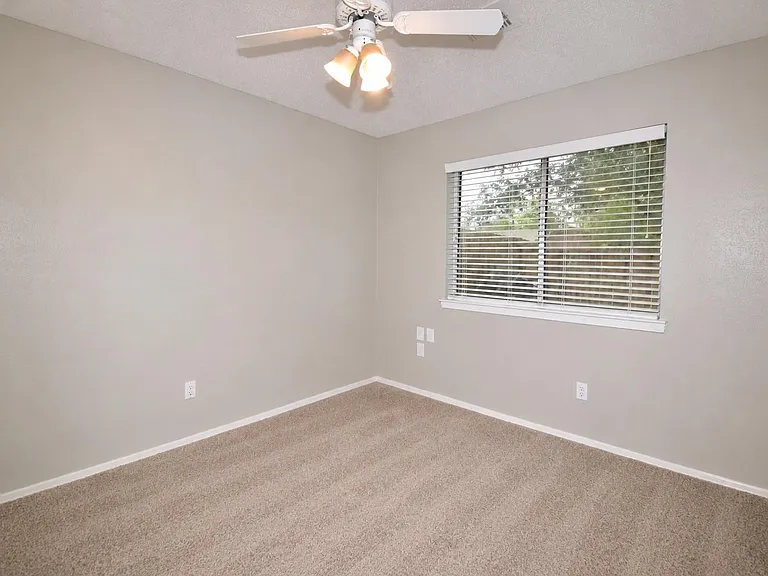 14203 Long River Ct — Photo 9