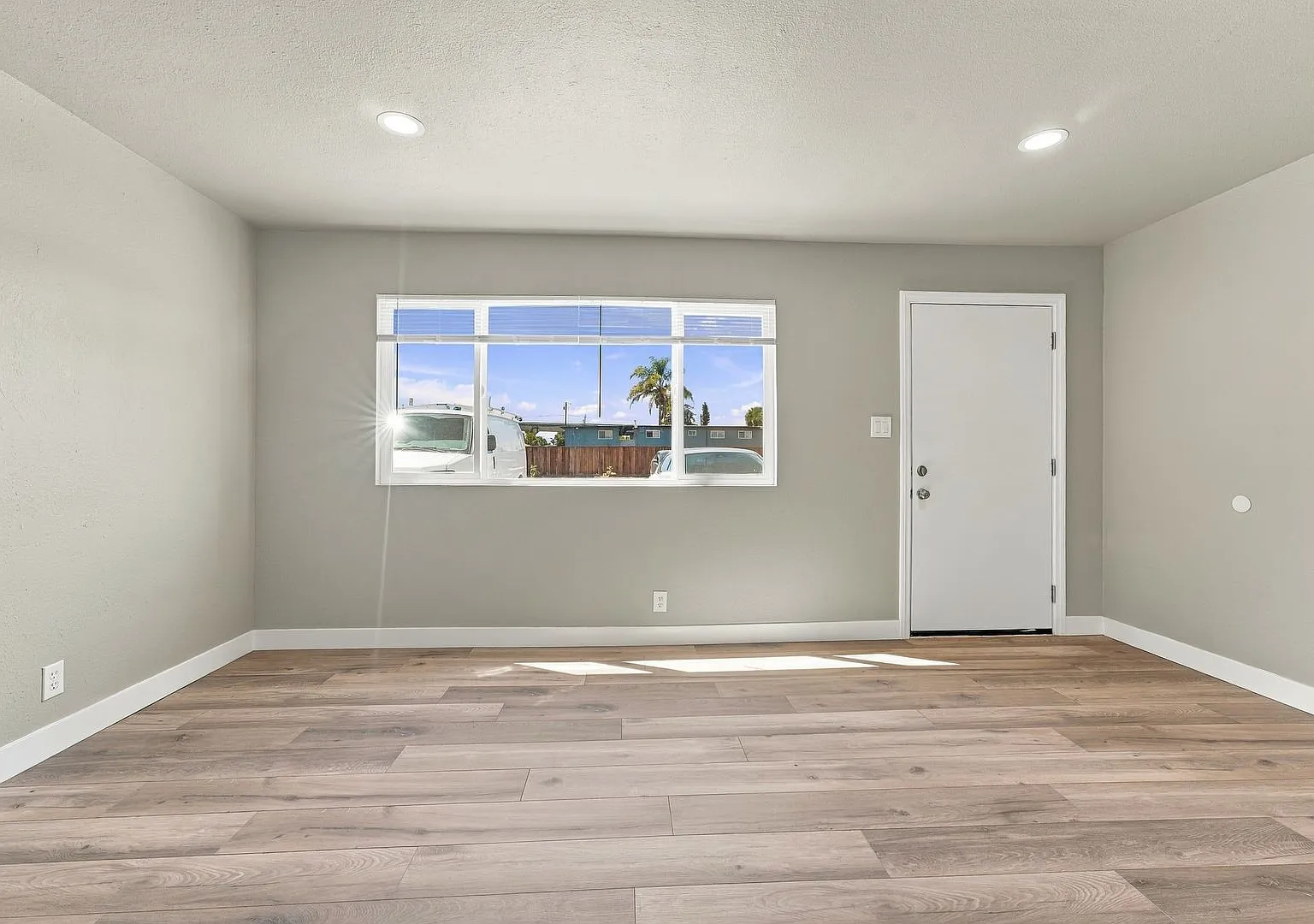 Newly Remodeled Downstairs 2 Bed, 1 Bath in Hayward | Modern Finishes & Offstreet Parking — Photo 4