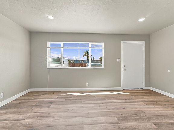 4th image of 821 Blossom Way APT 4