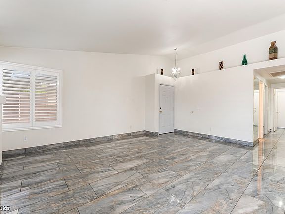 5th image of 1740 Leaning Pine Way