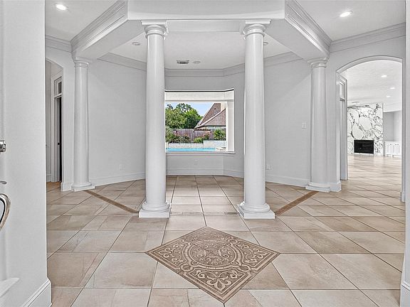 5th image of 20637 Eaglewood Trace Dr