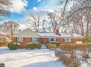 6629 Haycock Rd, Falls Church, VA 22043