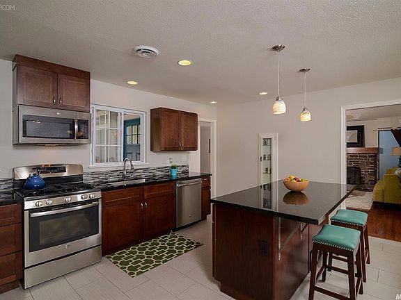 4th image of 4013 Fairwood Way