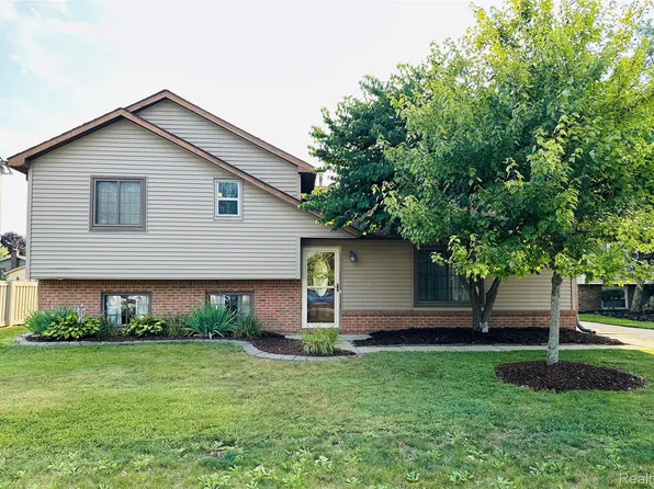 441 N Willard Rd, Canton, MI 48187