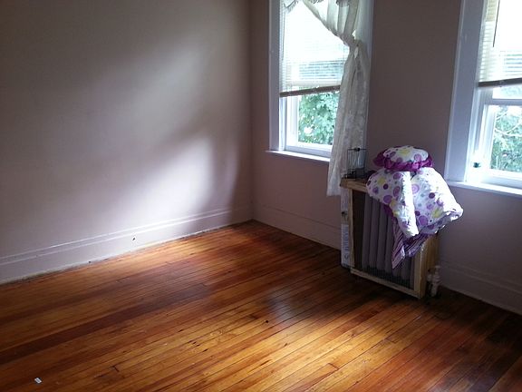 4th image of 102 Paine Ave