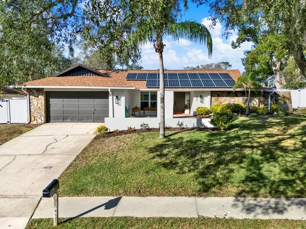 2021 Spanish Pines Dr, Dunedin, FL 34698