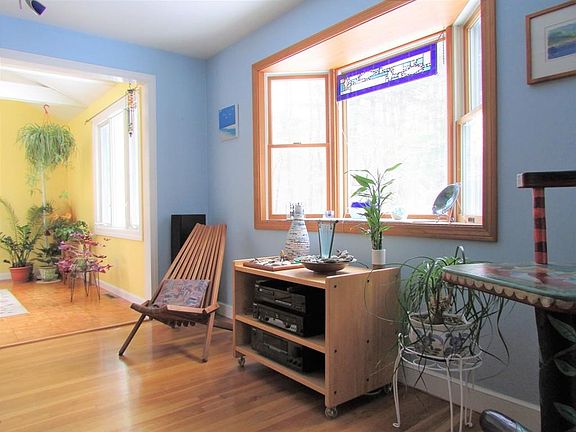 5th image of 41 Norton Ave